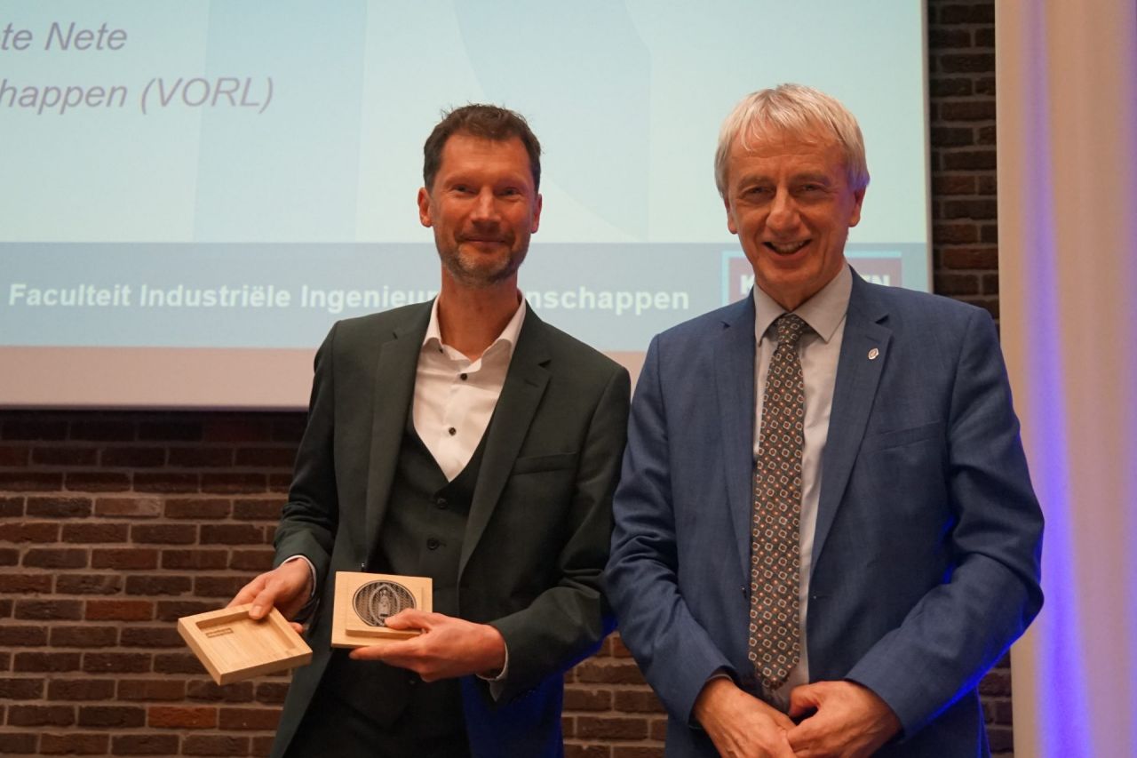 Academische zitting 10 jaar FIIW KULeuven - Uitreiking erepenning Bas Van der Veken uitreiking erepenning Bas lezing gouverneur Cathy Berx